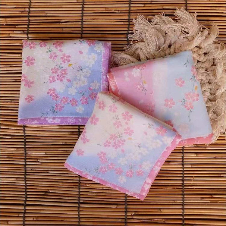 Rabenda - Zakdoek met bloemenprint