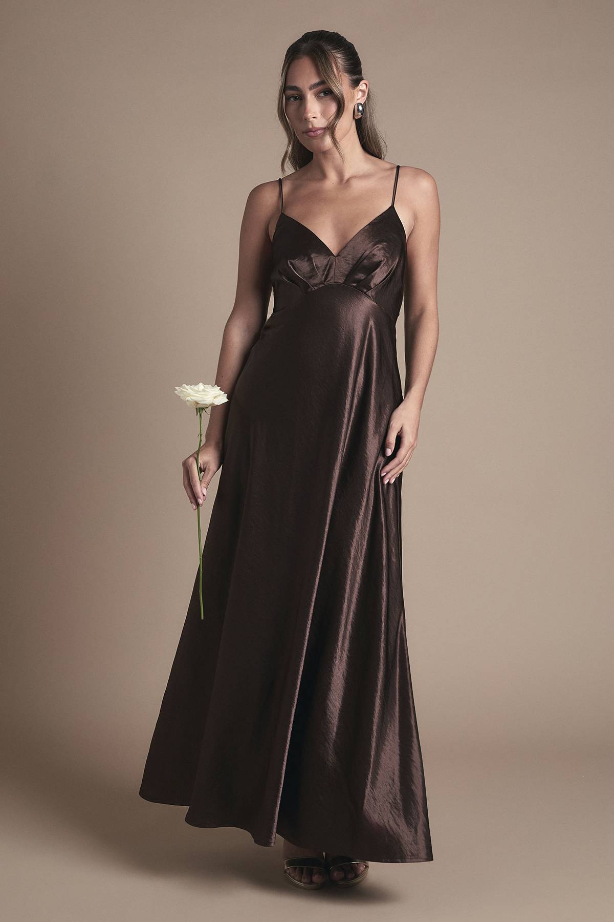 Coast Robe Longue de Demoiselle d'Honneur en Satin avec Détail Noué au Dos