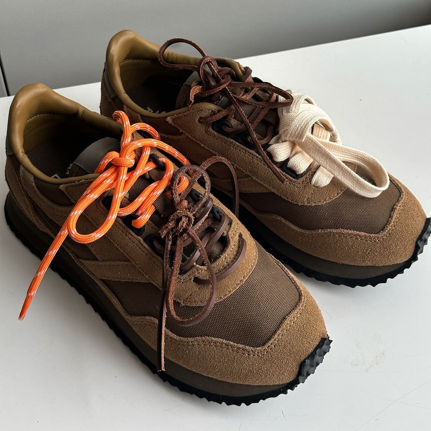 XIXI STUDIO - Sneakerschoenveters
