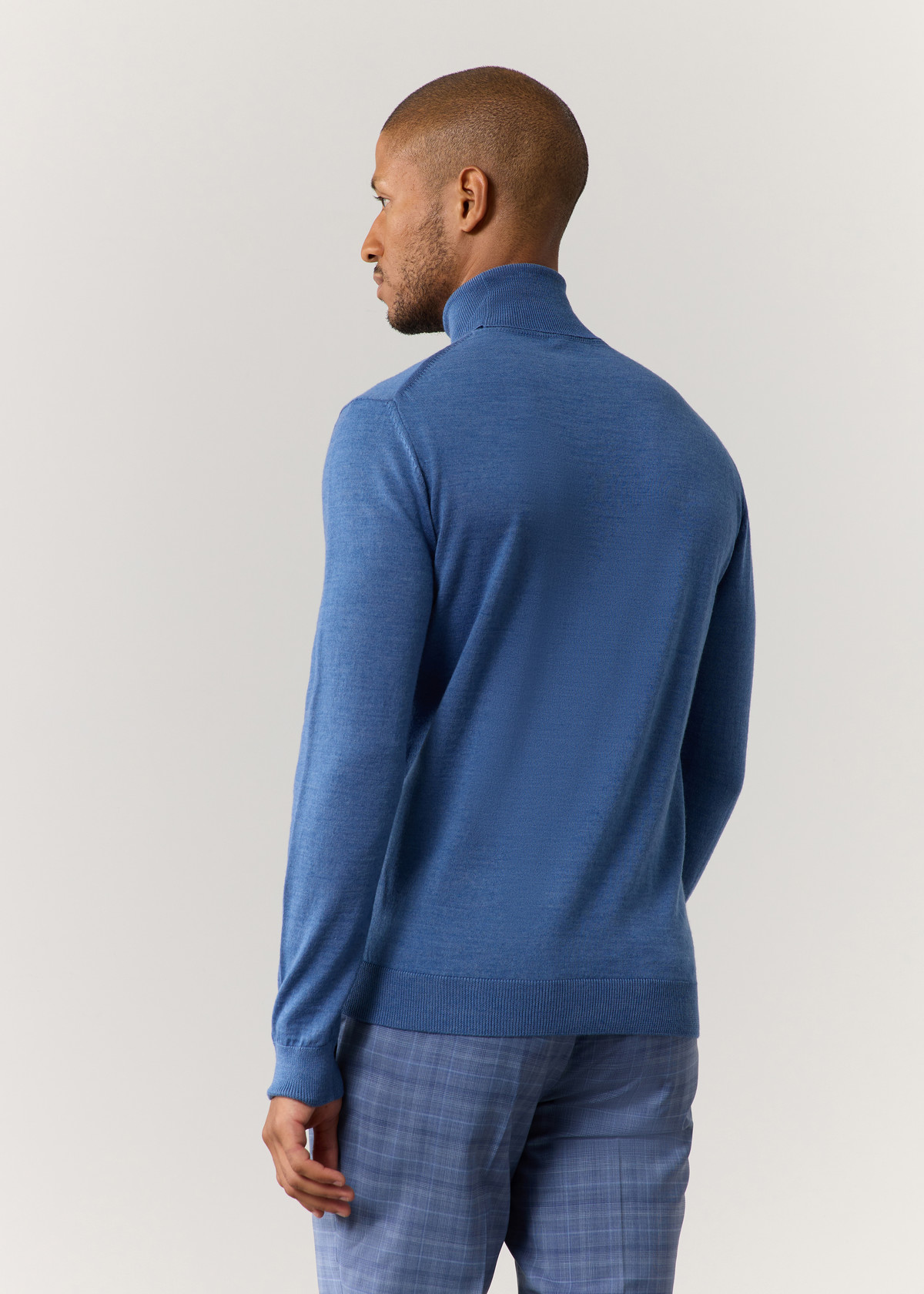 Pull col roulé en laine Mérinos mélangée unie bleu azur