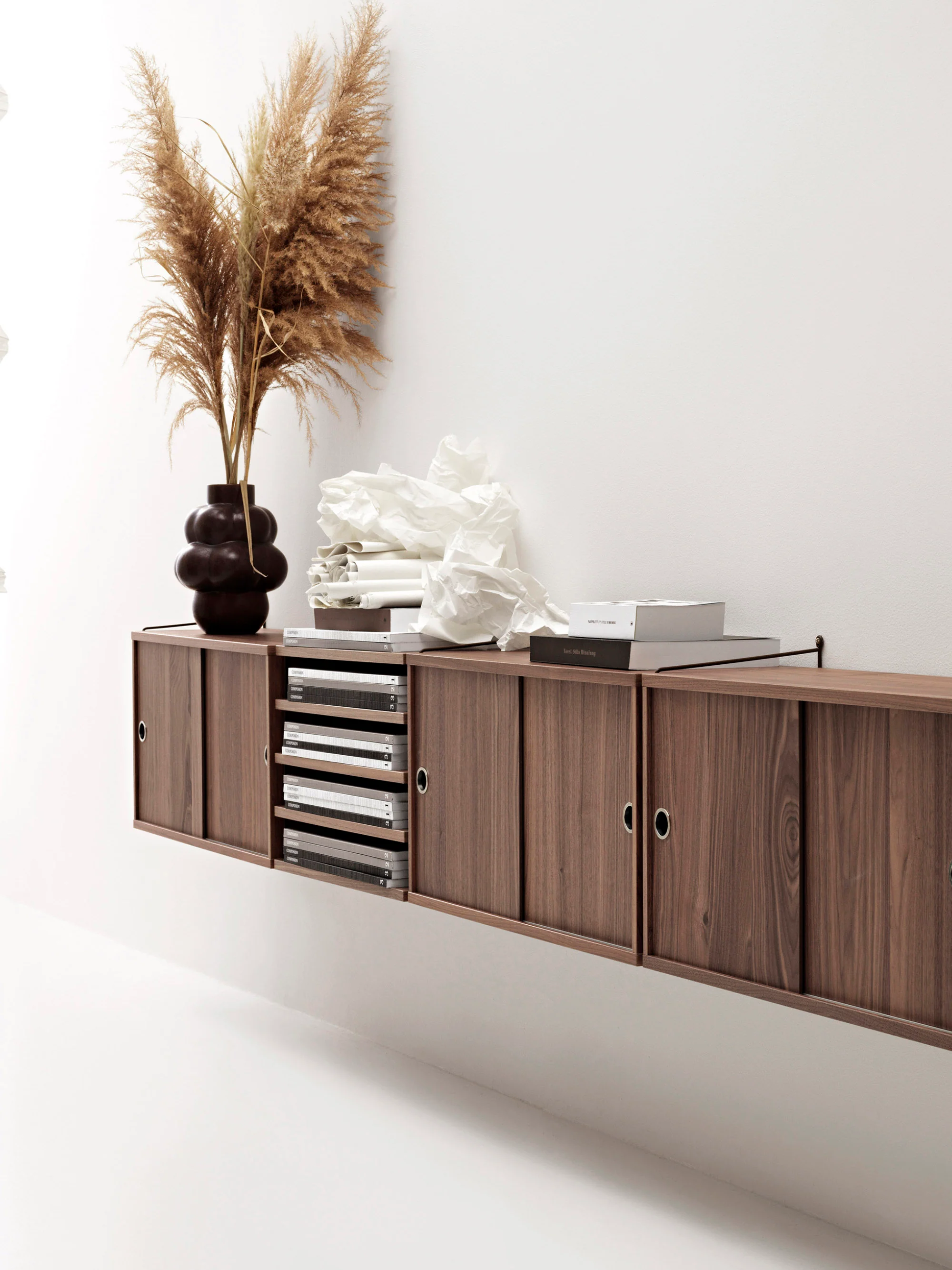 Kast String System met schuifdeuren