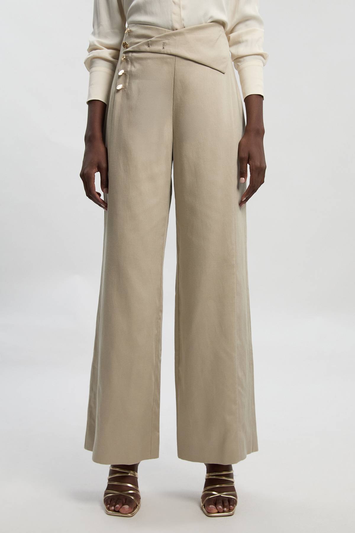 KarenMillen Pantalon Petite en Lin Ajusté à Jambes Larges avec Boutonnage Devant