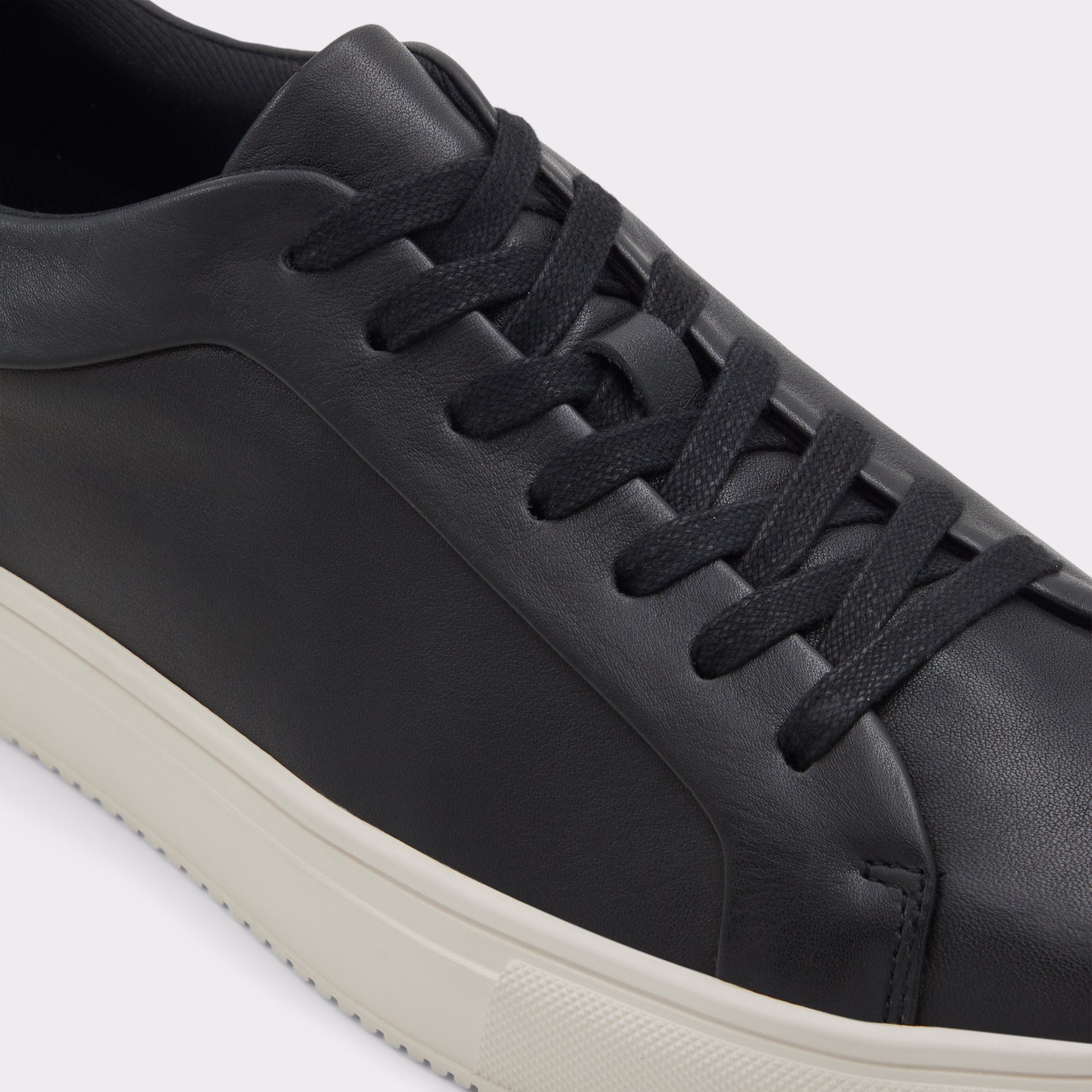 Cobi Black Men Low top