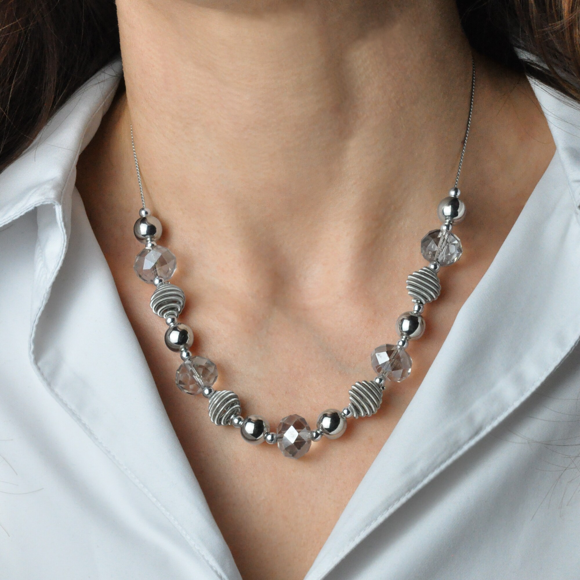 Steuer Modeschmuck Kette silberfarben Elemente in den Farben rauchgrau und silber