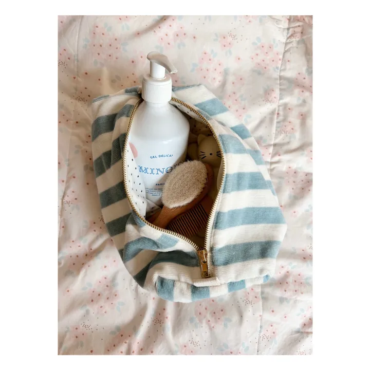 Rose in April Trousse de toilette en éponge Vic rayée | Bleu ciel