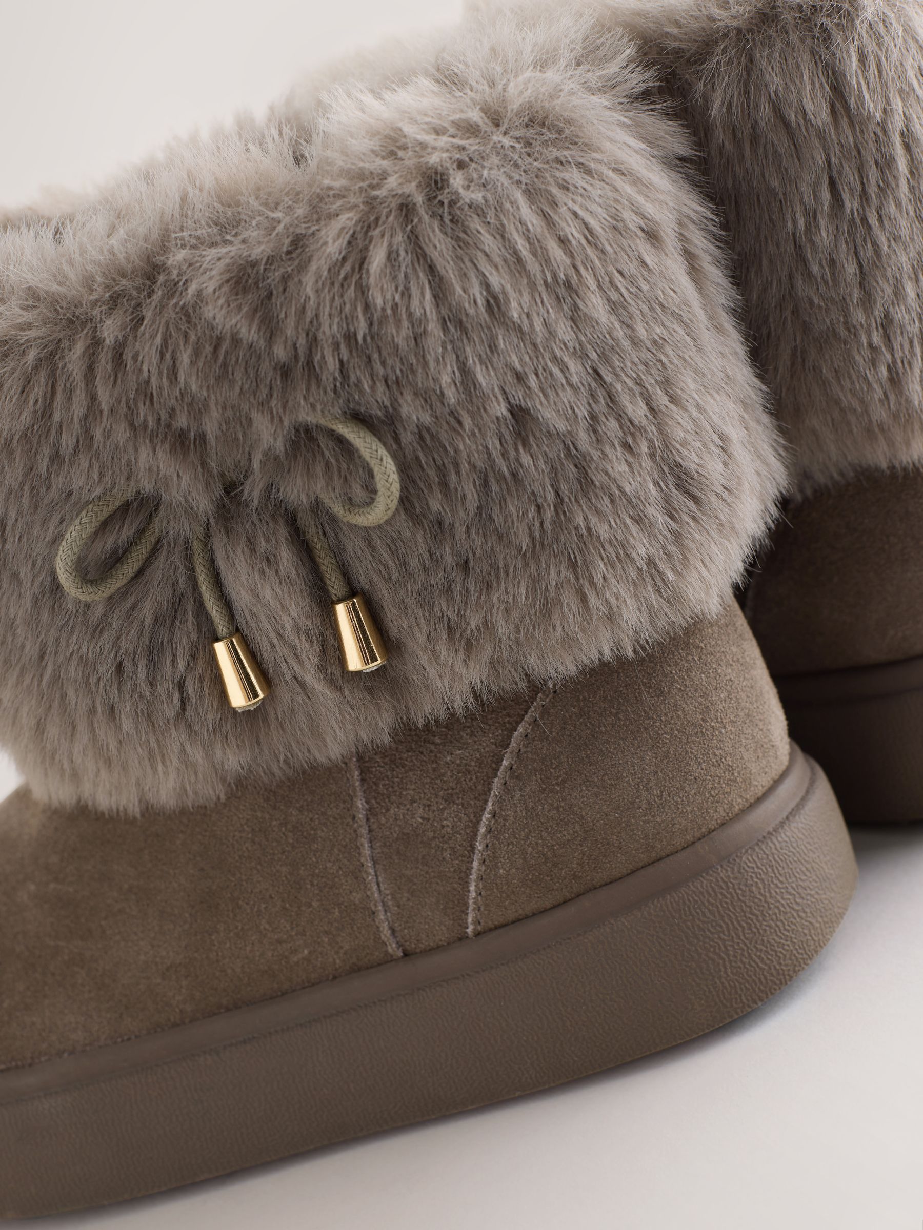 Grijs - Water Repellent Suede Boots