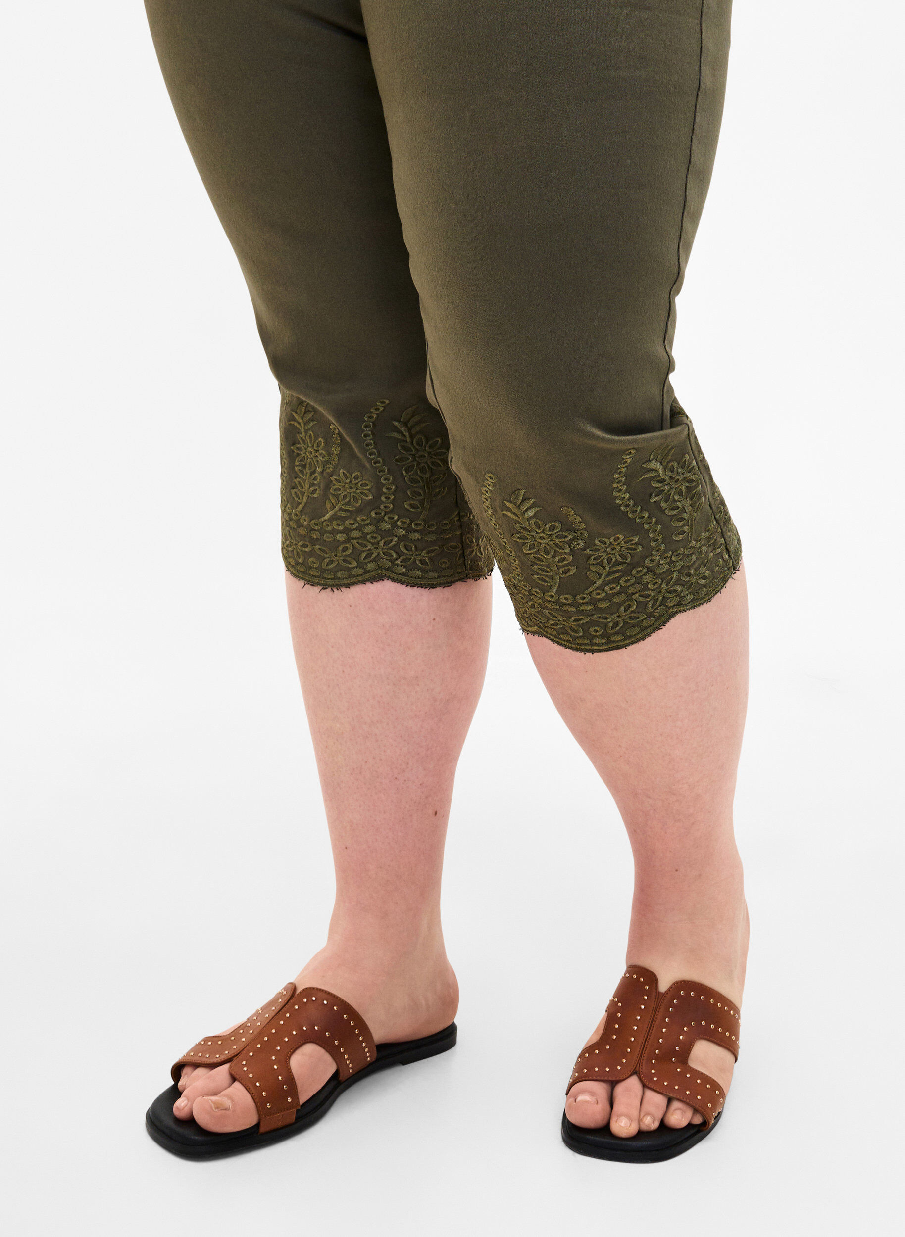 Knickers med høj talje og broderi anglaise