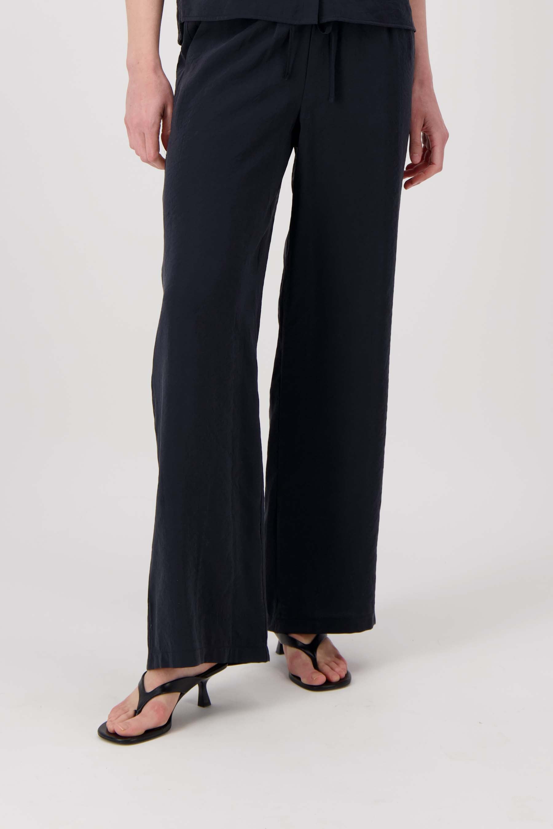 modal broek recht model