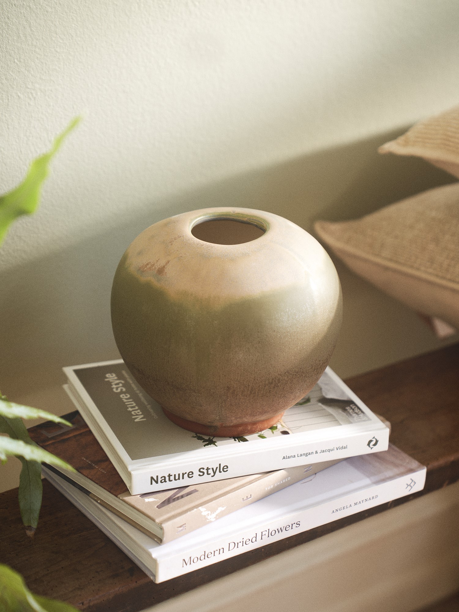 Vase | Stentøj. Ø17,8 x 15,5 cm. | Green