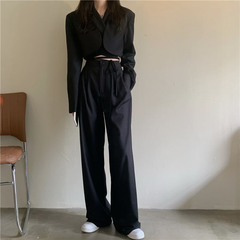Strawolf - Lange mouwen cropped blazer / rechte broek