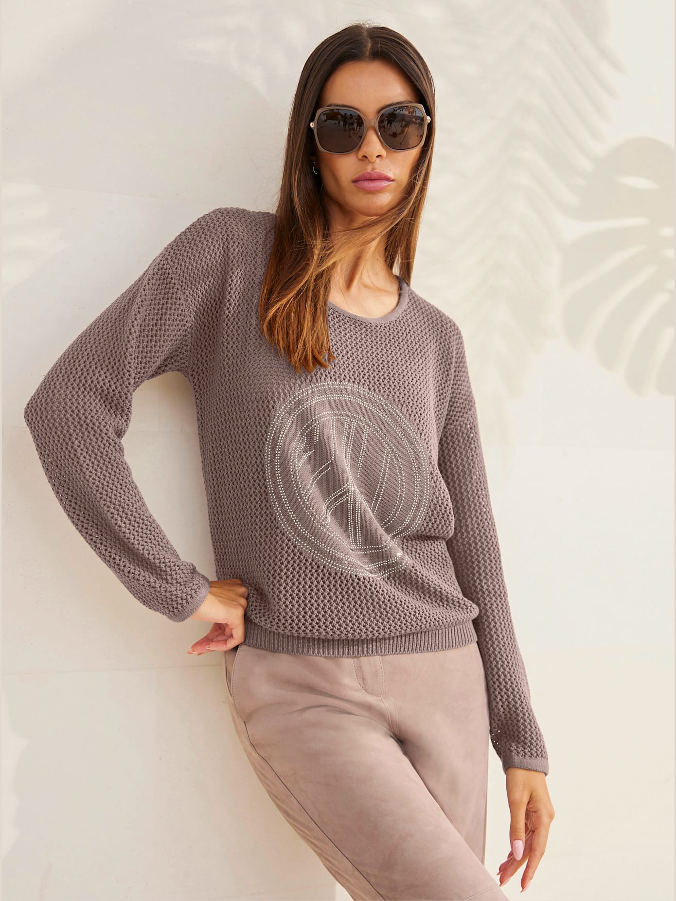 Pull motif ajouré léger