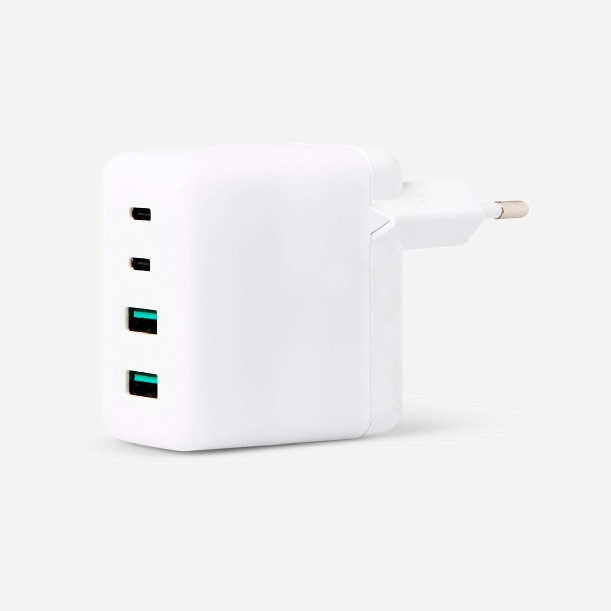Vægadapter med fire porte. USB-C og USB 3.0