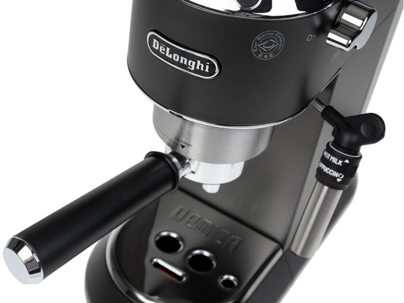 De'Longhi Siebträgermaschine Dedica EC 685.BK Schwarz Kompakte Kaffeemaschine im Metallic-Look mit Siebträger