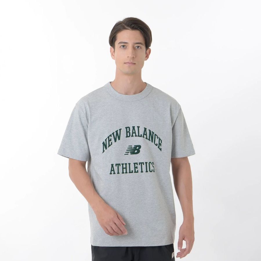 New Balance T-Shirt Varsity Graphic - Gris