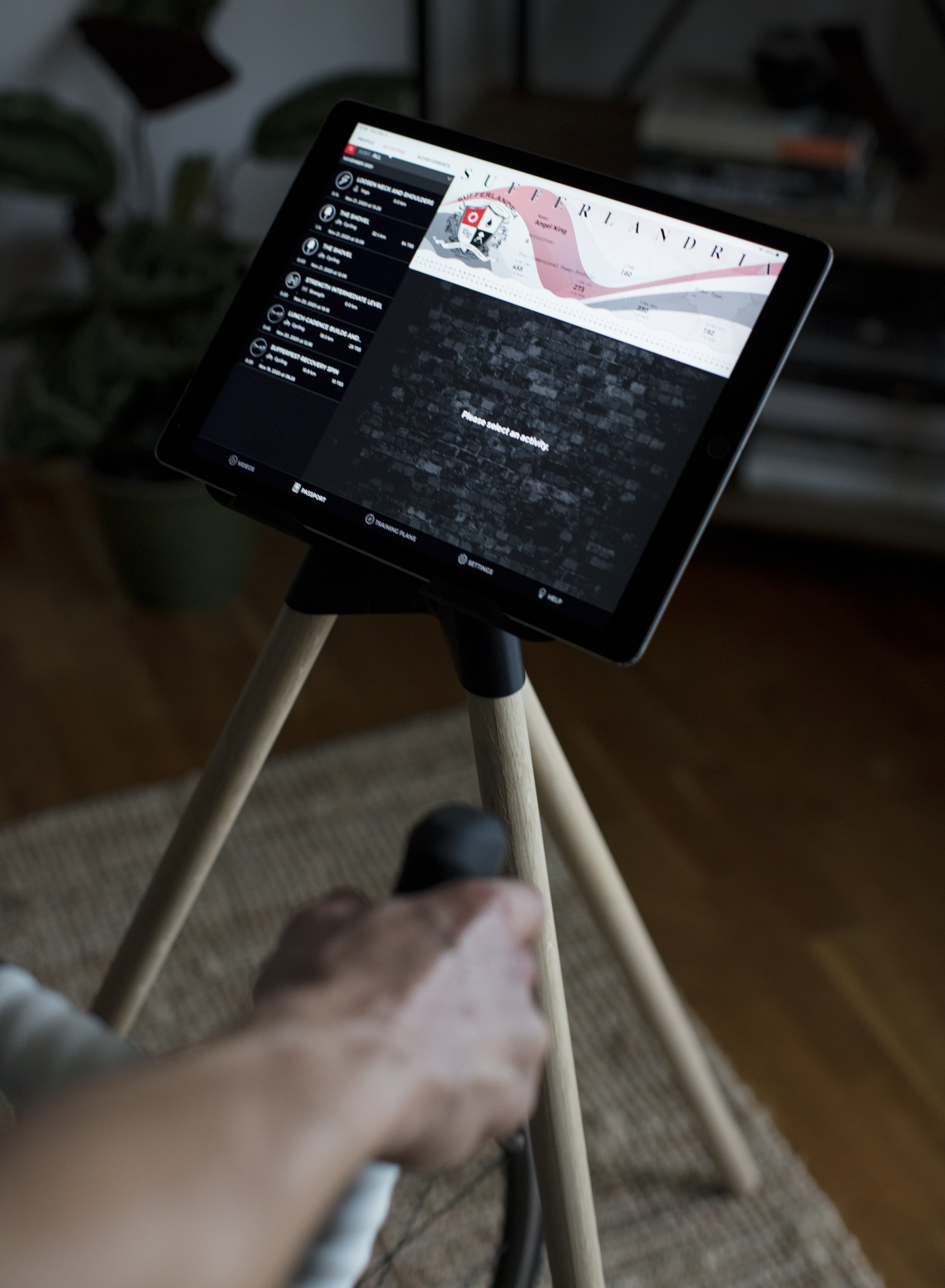 Tons iPad Stand Egetræ med Holder til Smartphone