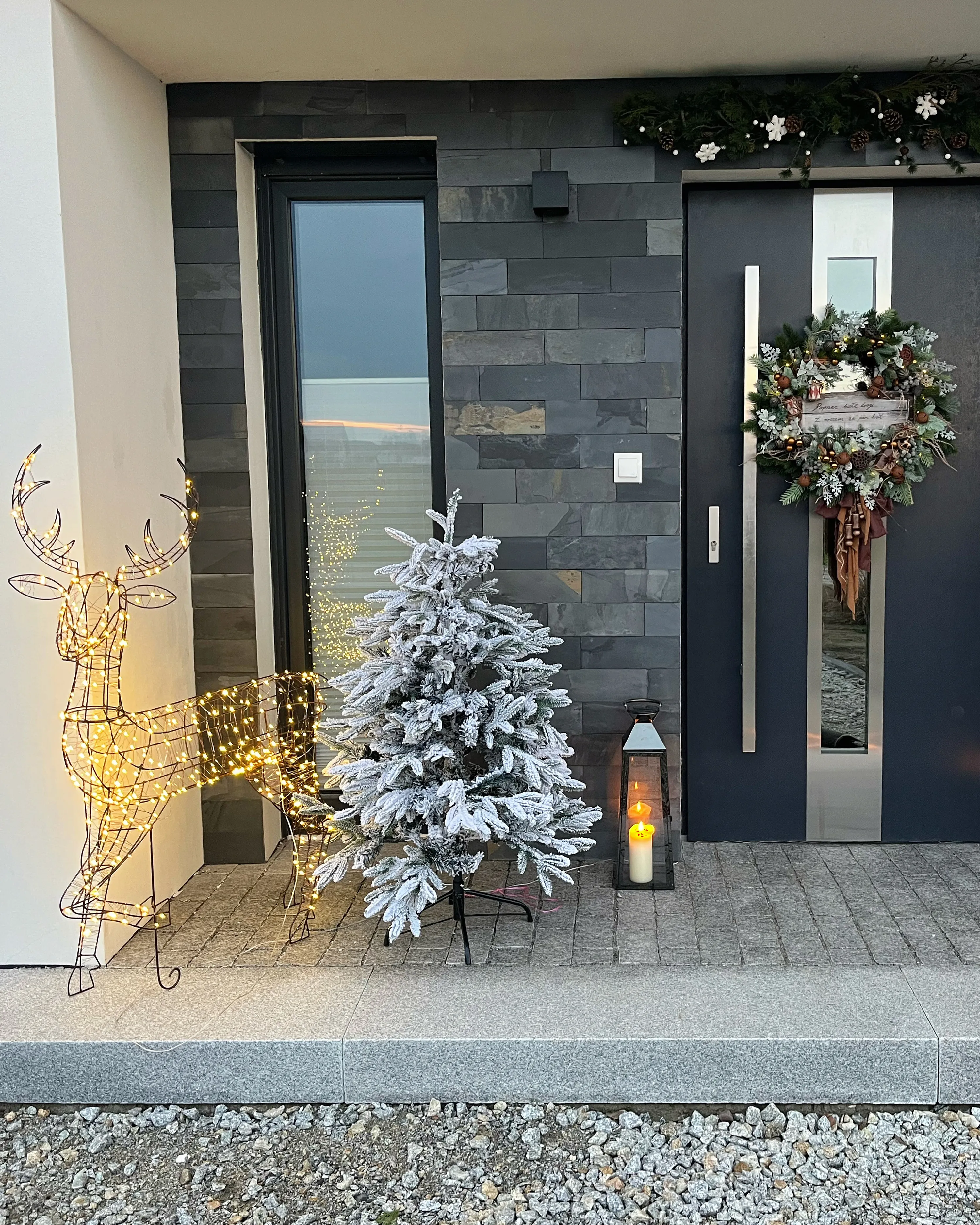 Besneeuwde kunstkerstboom BASSIE 120 cm Wit