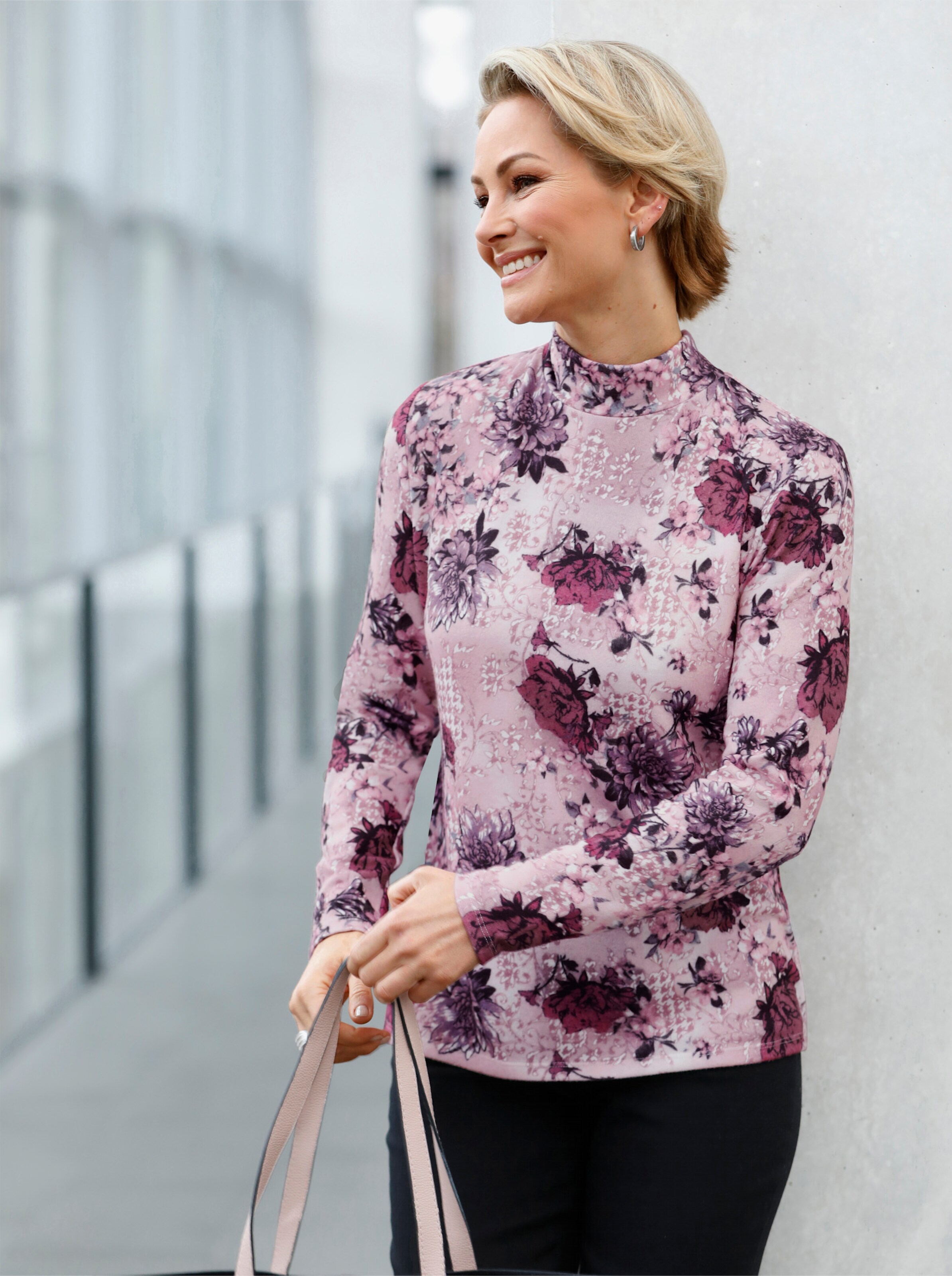 Stehkragenshirt