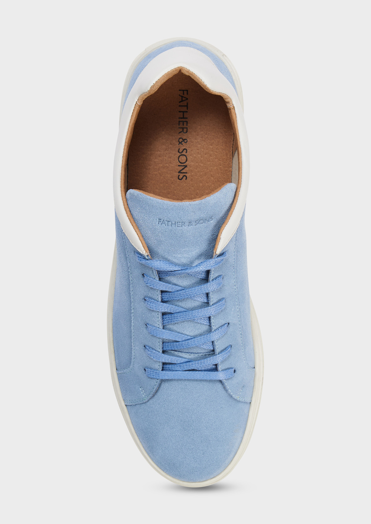 Baskets basses en cuir nubuck bleu ciel