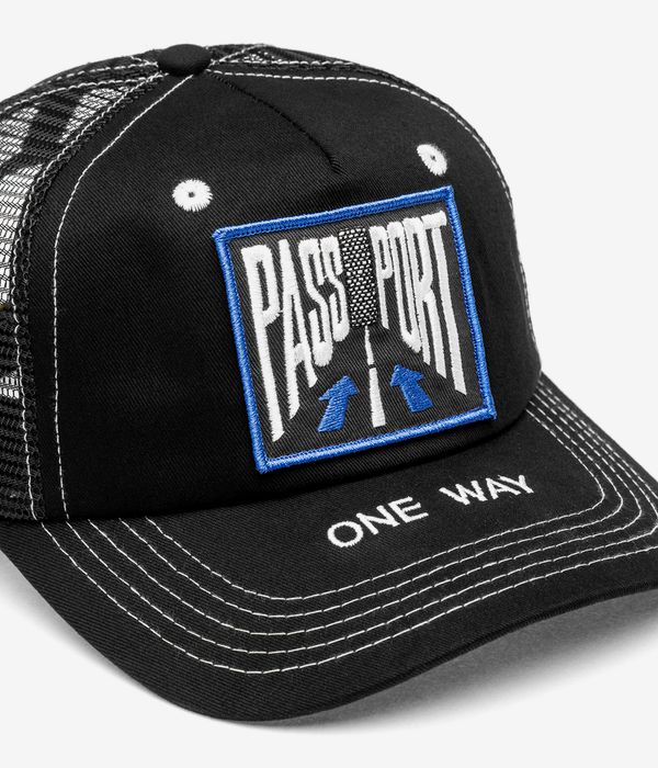 Passport One Way Packers Trucker Cap (black)