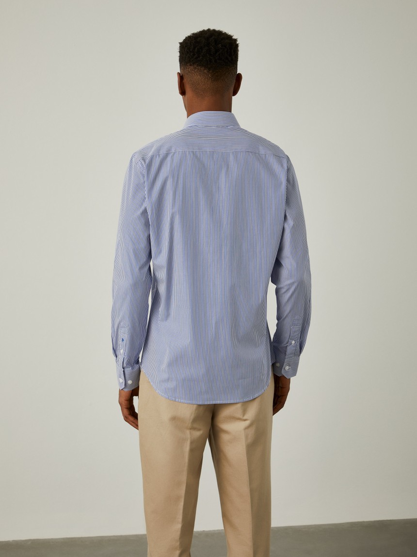 Camisa de riscas slim fit em popelina