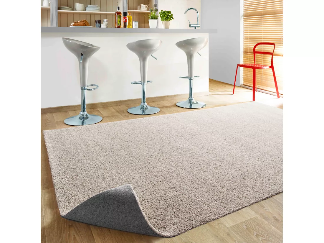 Tapis uni à poils longs en polypropylène 200 x 290 cm sable