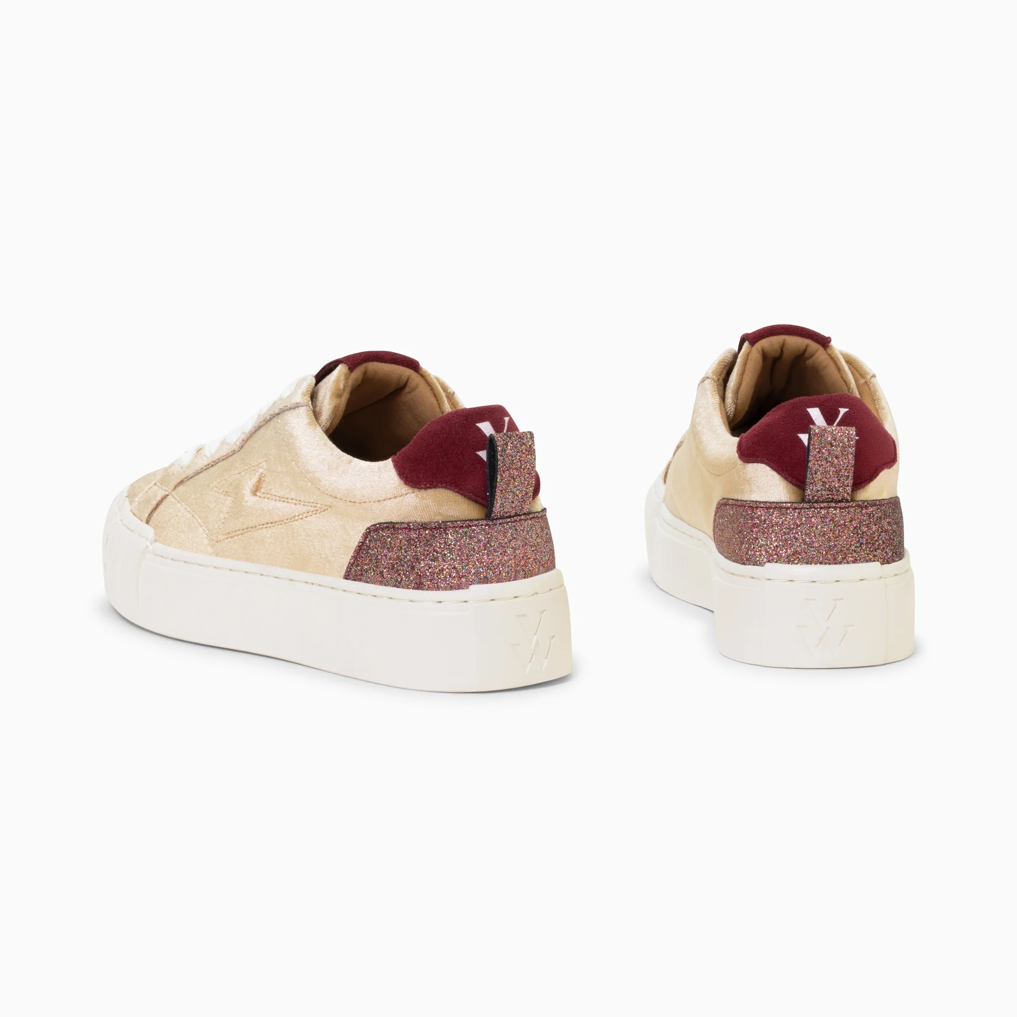 Sneakers-Baskets éclair Jessie beiges à lacets