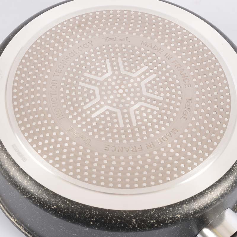 Sauteuse Tefal avec couvercle
