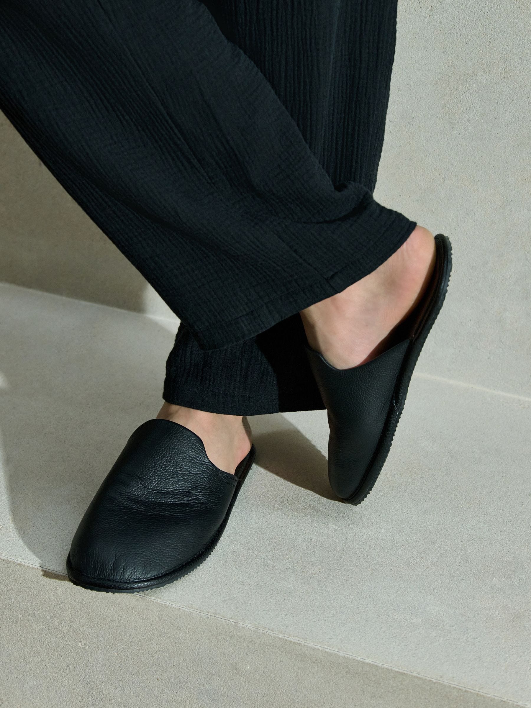 Zwart - Signature Leather Mule Slippers