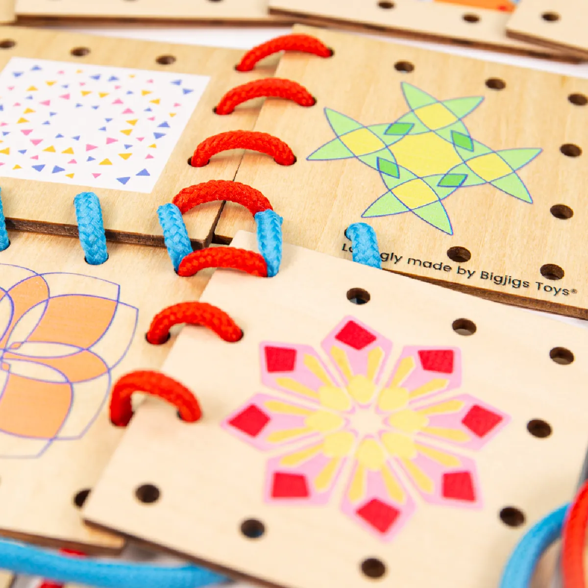 Bigjigs Toys Ensemble Tuiles Laçage Bois