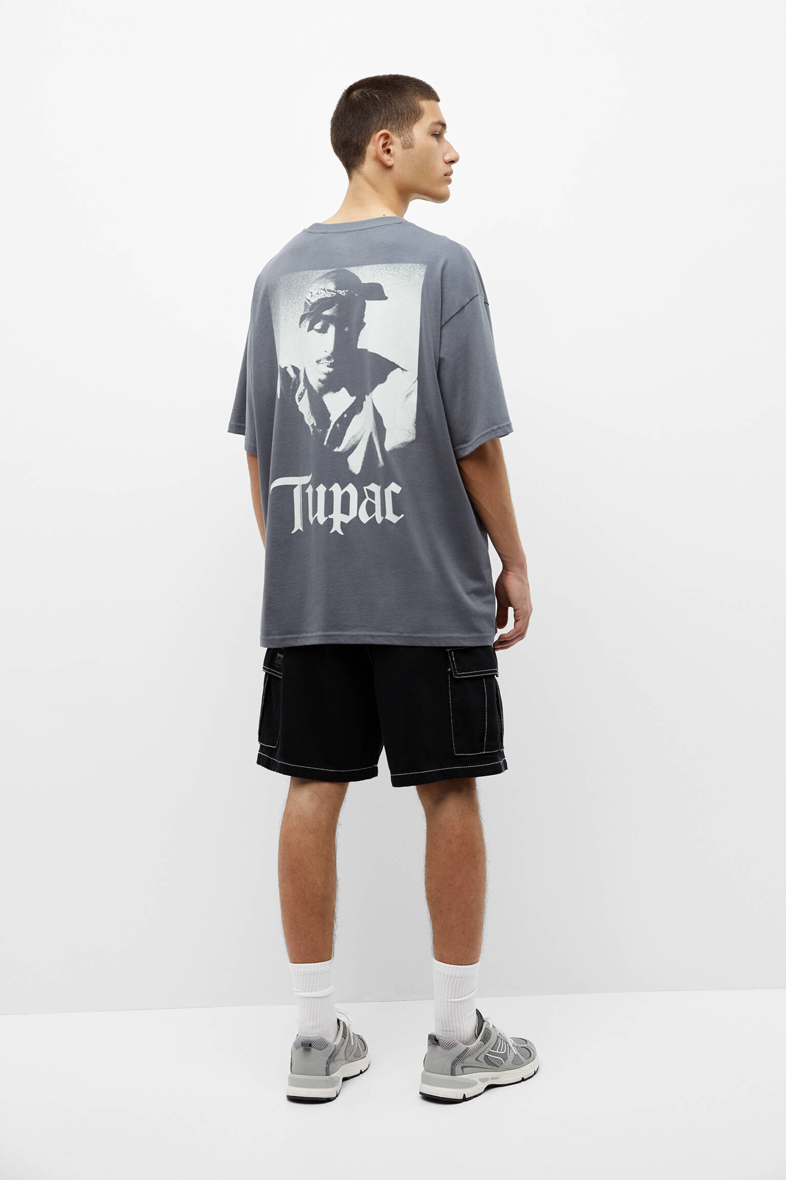 CAMISETA OVERSIZED TUPAC - CINZA CONTRASTANTE