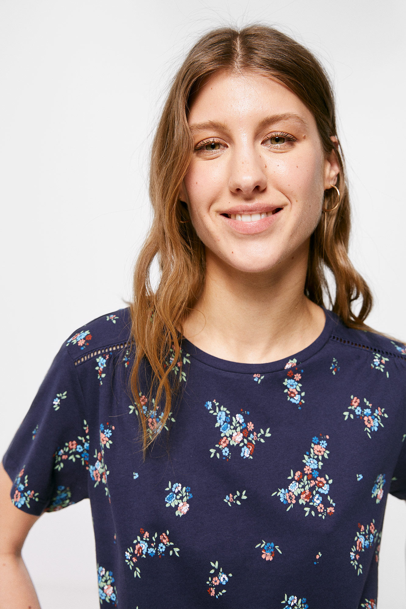 Camiseta ombro a ombro com estampa de renda - Azul-marinho