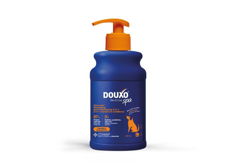 Douxo Spa 2-in-1 Shampoo & Conditioner - Hond - 250 Milliliter