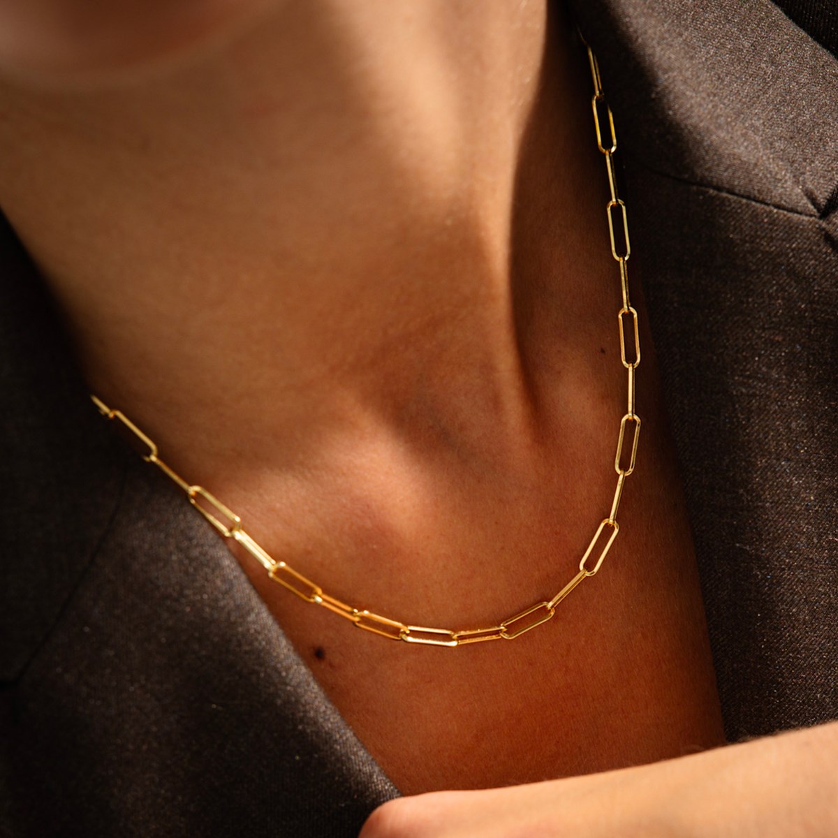 Collier Chaine Argent Rhodié Maille Longue Moderne Ras De Coup