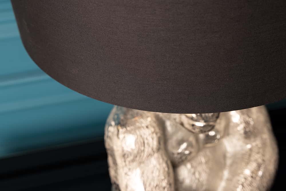 Handmade Tischlampe KONG 60cm silber Metall Affe Gorilla Dekoleuchte schwarzer Lampenschirm