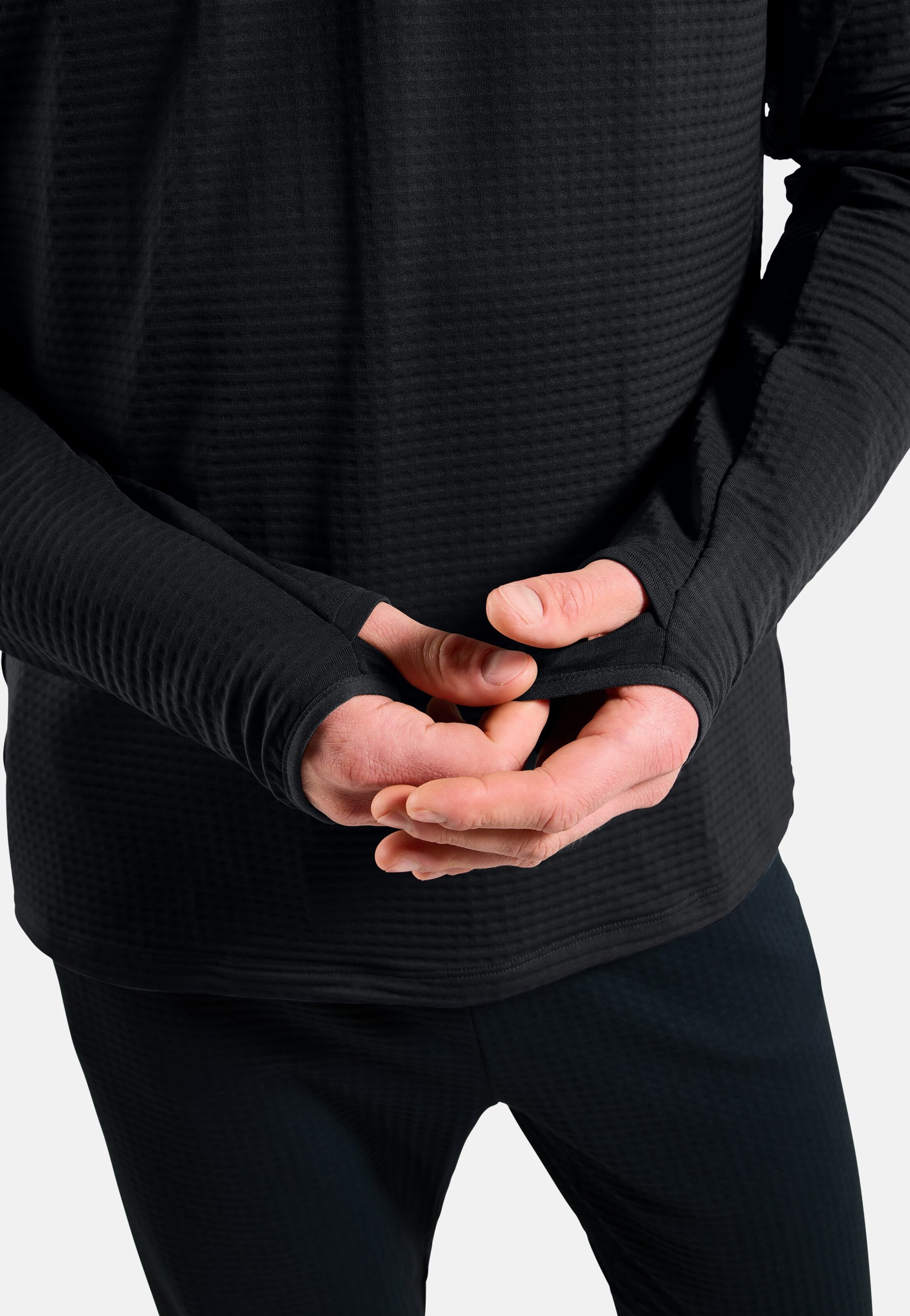 Essentials Thermal Laufshirt mit Rundhalsausschnitt in black