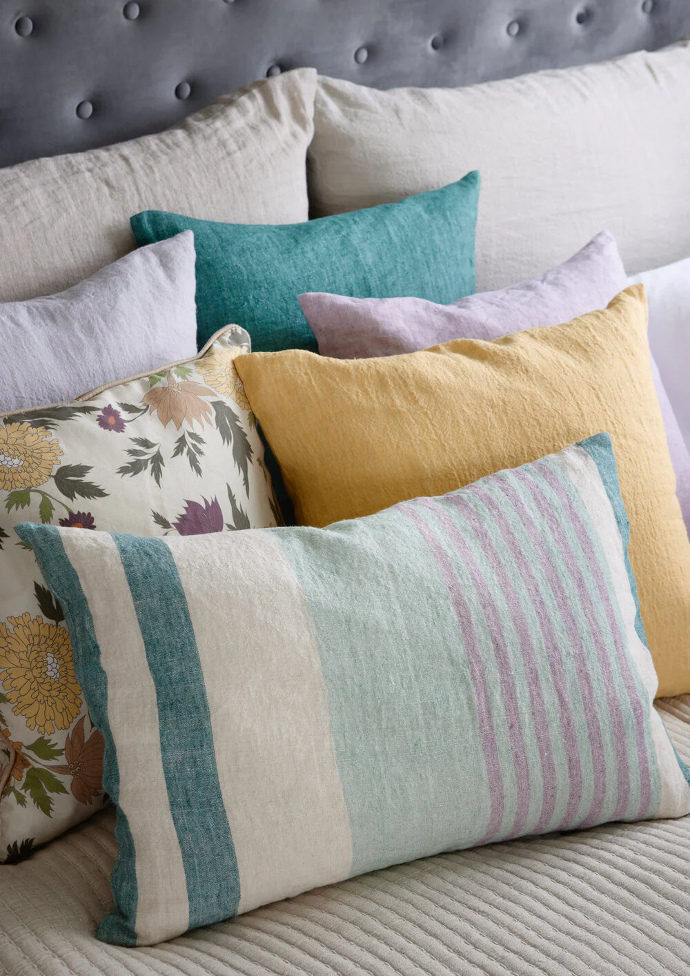 Cozy Living  Maggie pyntepude, Ocean Stripe - 40 x 60 cm.