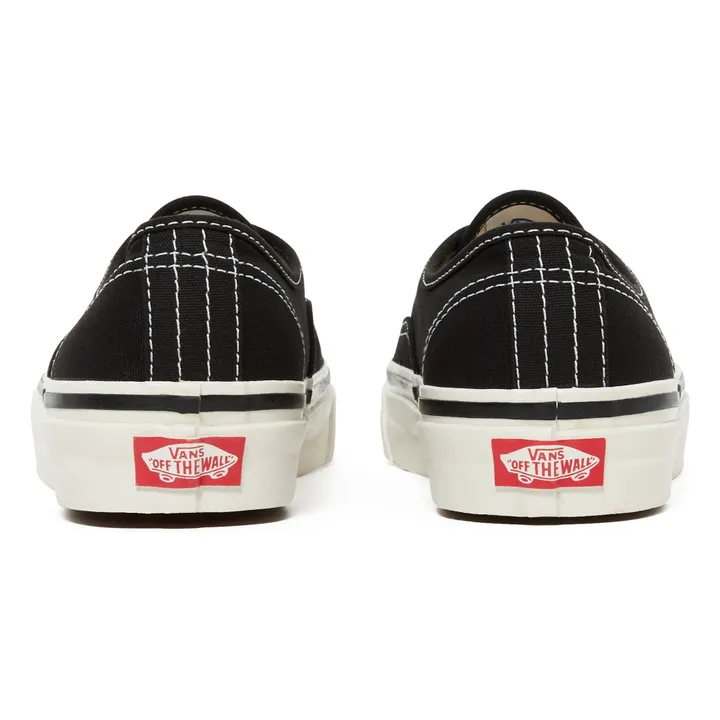 Vans Baskets Authentic 44 DX - Collection Adulte  | Noir