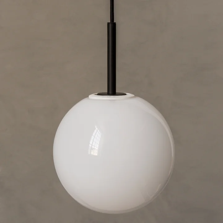 Audo - TR Pendelleuchte, schwarz / Leuchtmittel matt opal