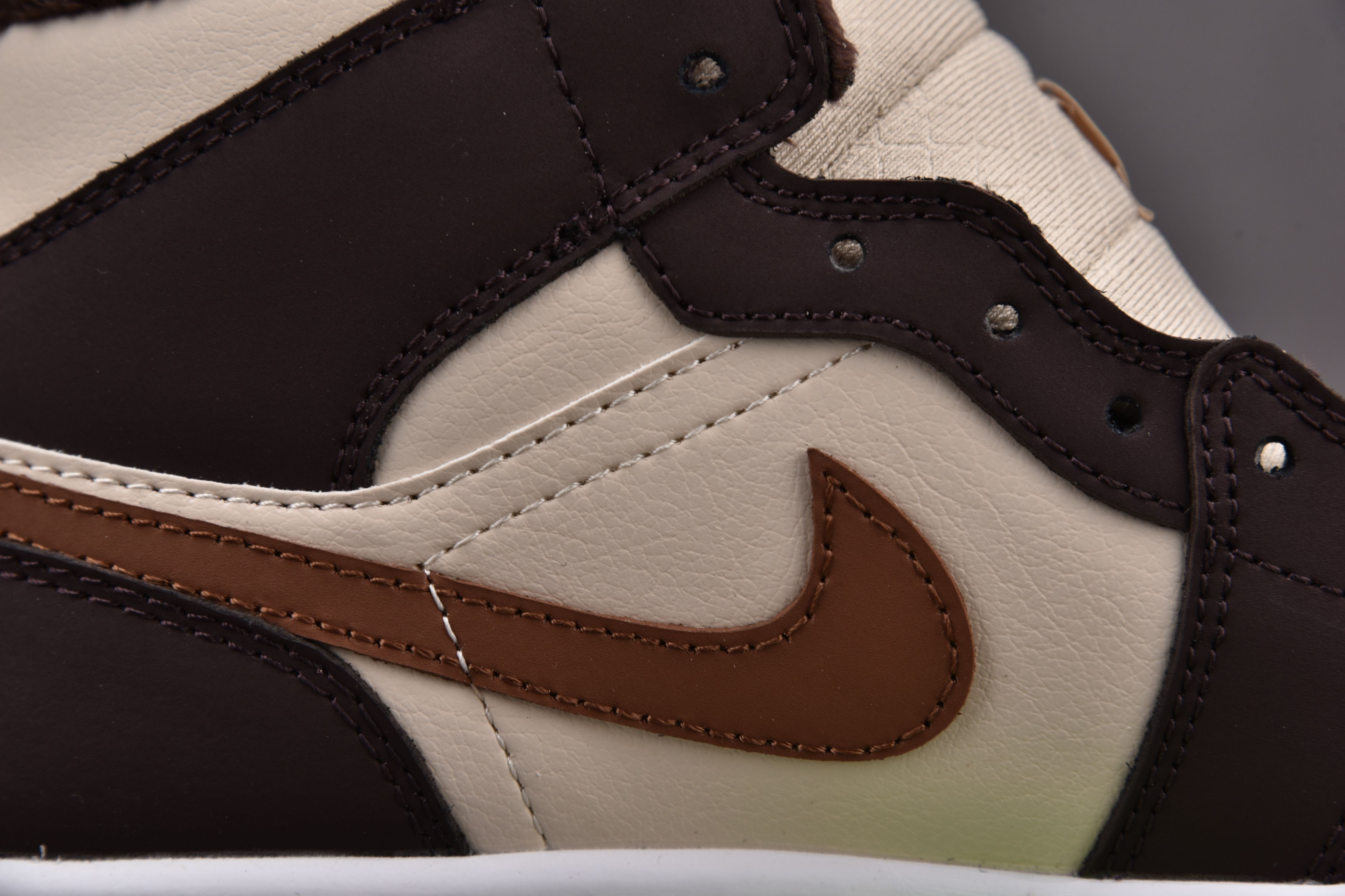 Jordan 1 Mid SE Brown Basalt Oatmeal (Women Size!!)