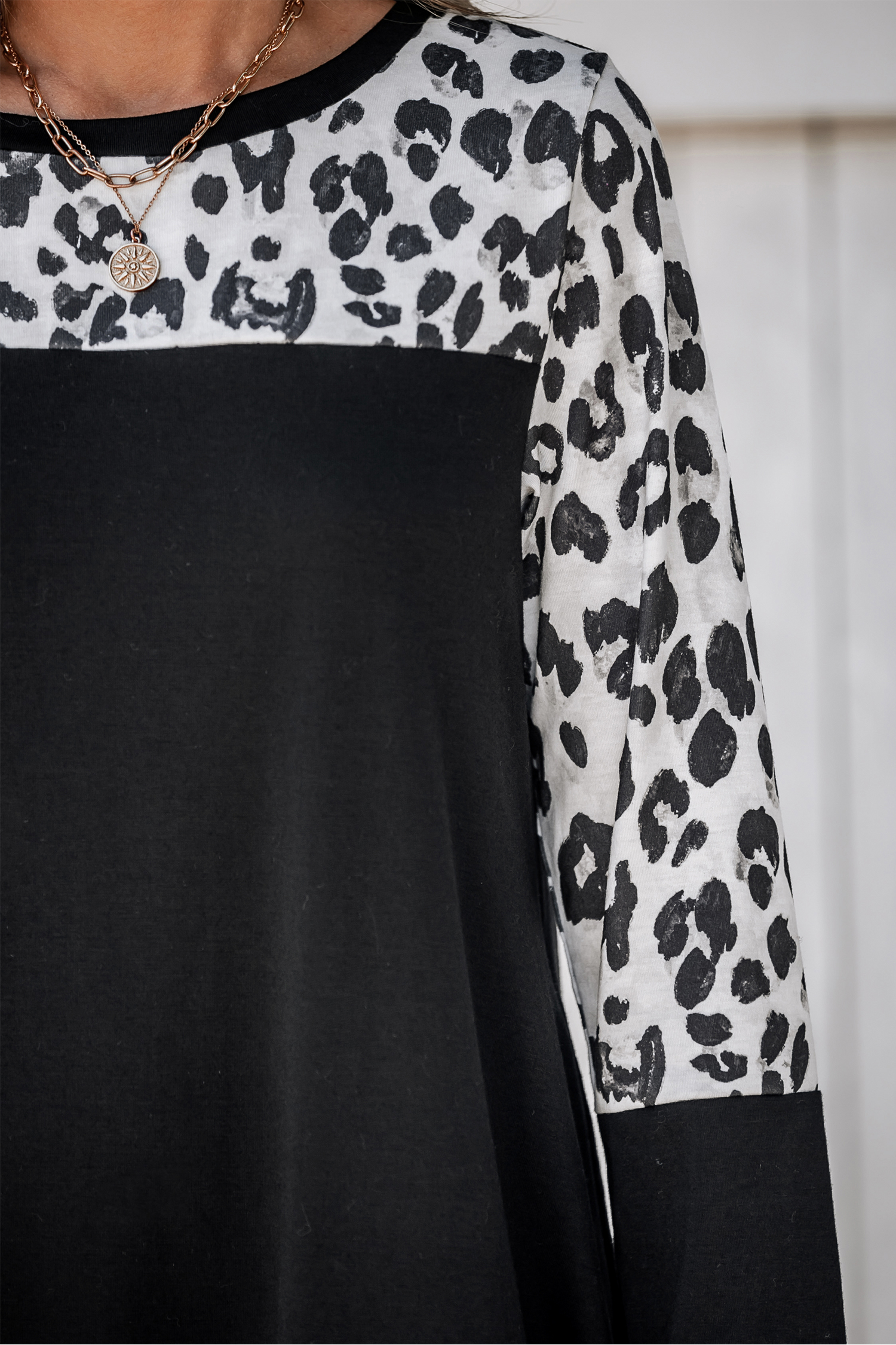 Robe mini à manches longues et imprimé léopard