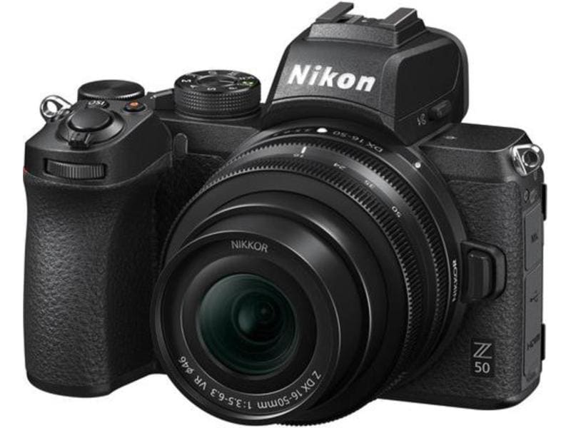 Nikon Fotokamera Z50 16-50mm / 50-250mm Messenger-Bag Kit Spiegellose Nikon-Kamera mit zwei Objektiven, Tasche und SD Karte