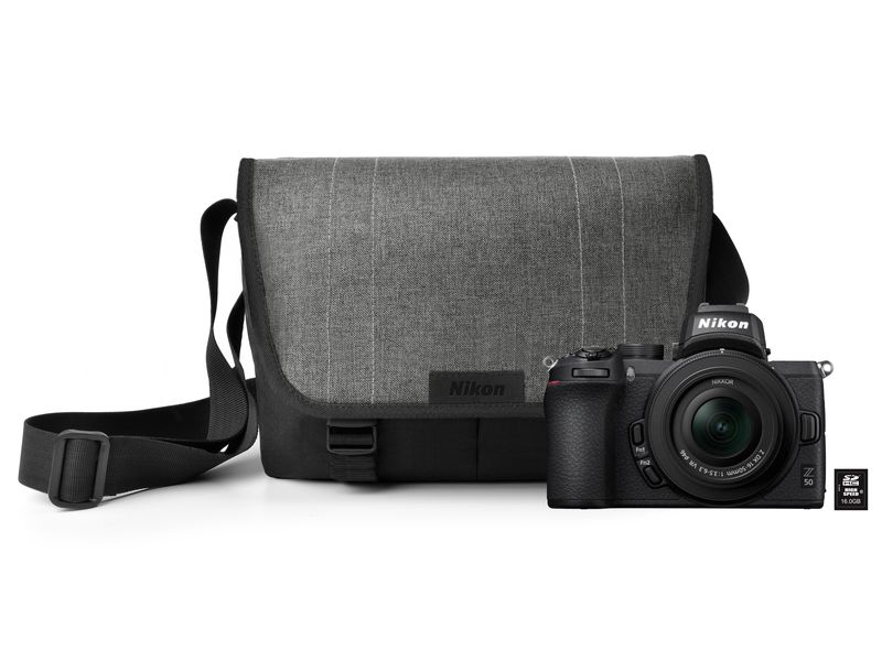 Nikon Fotokamera Z50 16-50mm / 50-250mm Messenger-Bag Kit Spiegellose Nikon-Kamera mit zwei Objektiven, Tasche und SD Karte