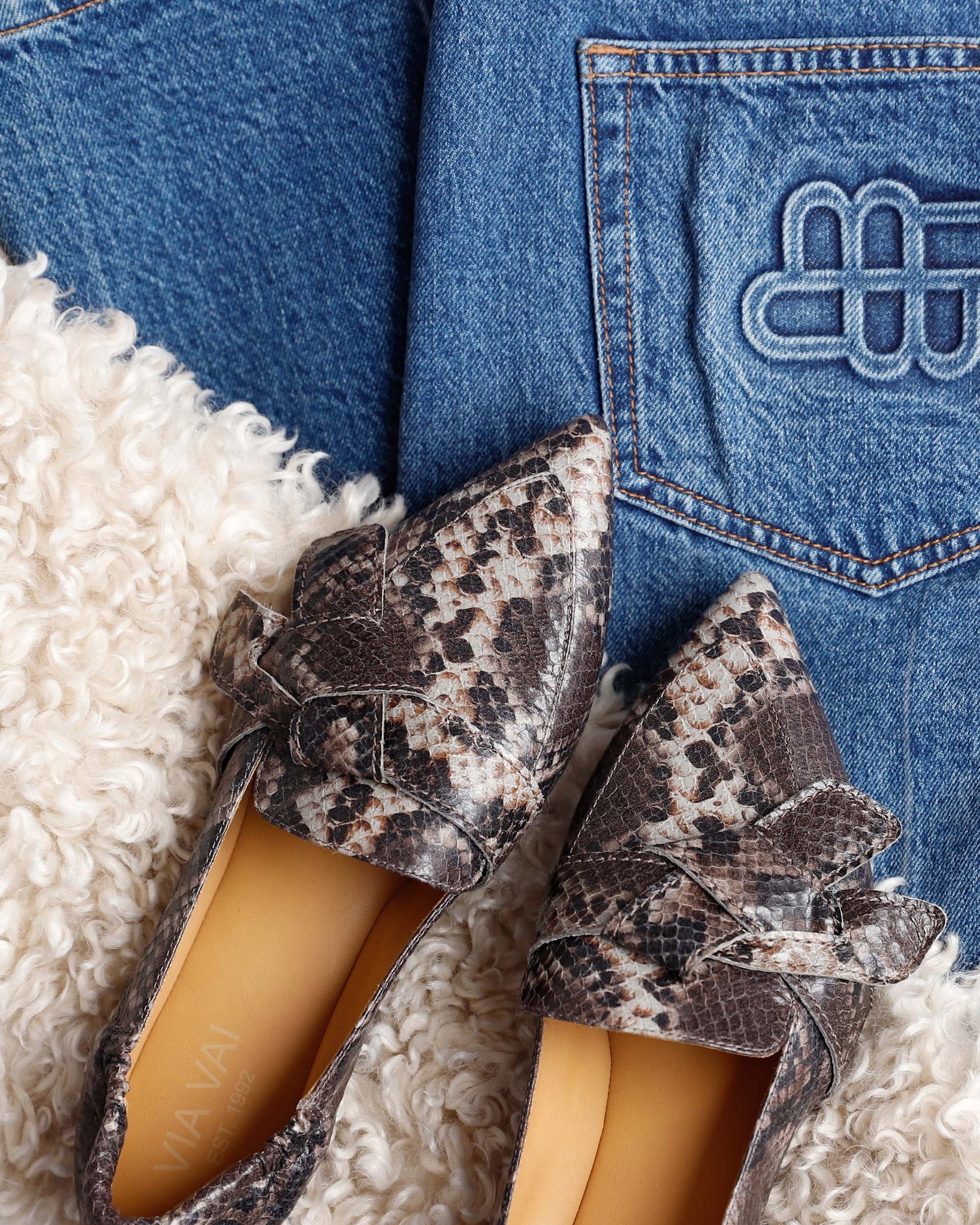 VIA VAI slangenprint dames loafers Lola Rayne