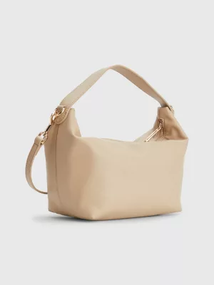 Bolsa de ombro com monograma metálico