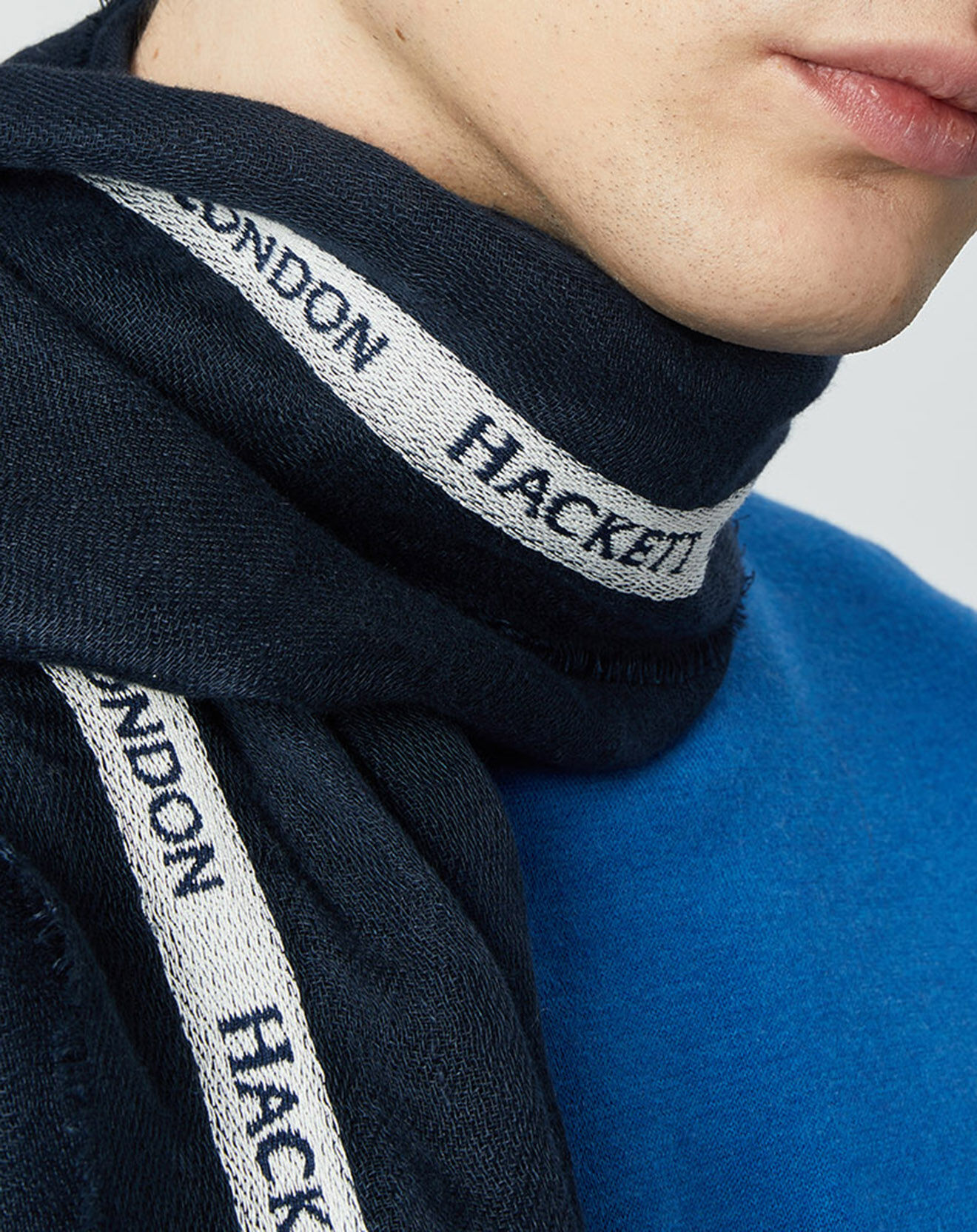 Hackett London Chèche en Lin mélangé Ecriture Hackett bleu marine - 170x47 cm