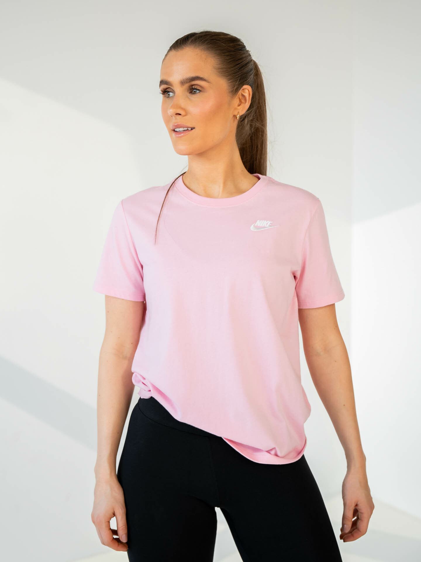 Sportswear Club Tee