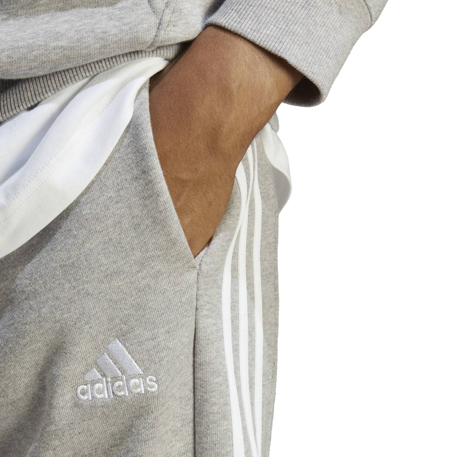 adidas Sportswear| Herren Sweathose ESSENTIALS FRENCH TERRY TAPERED CUFF 3 STREIFEN