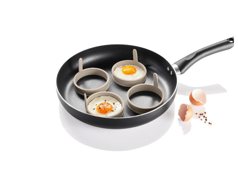 Ei-pocheerset, -ringset of omeletvorm