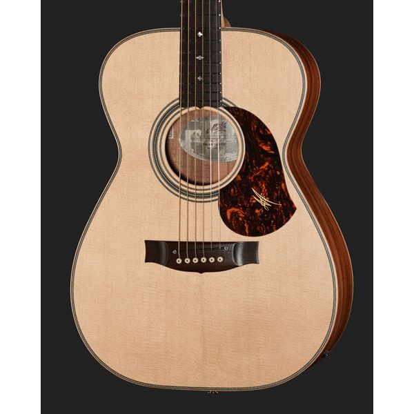 Maton EBG808A w/ Case