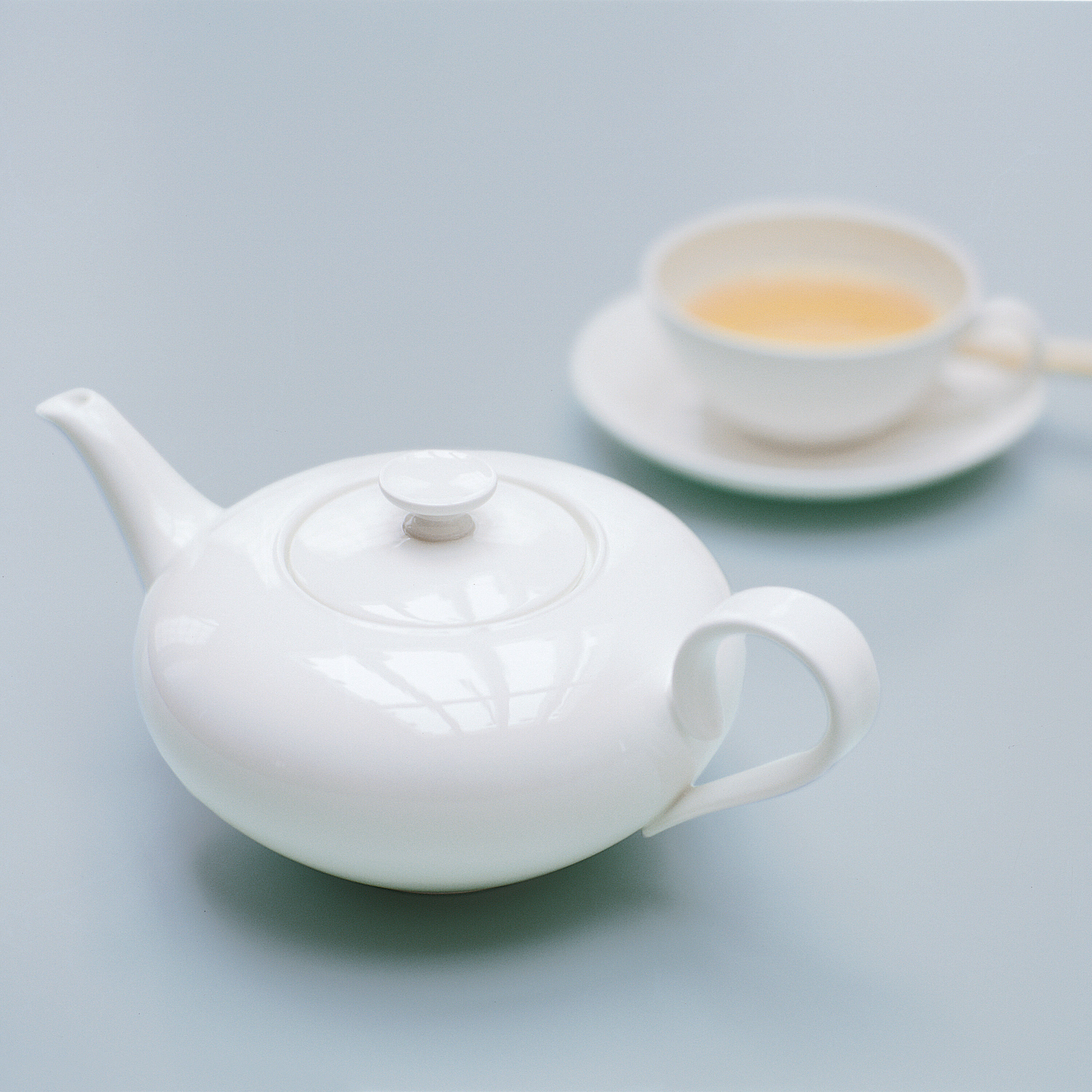 Anmut Teapot White, 27.1 oz, Premium Bone Porcelain